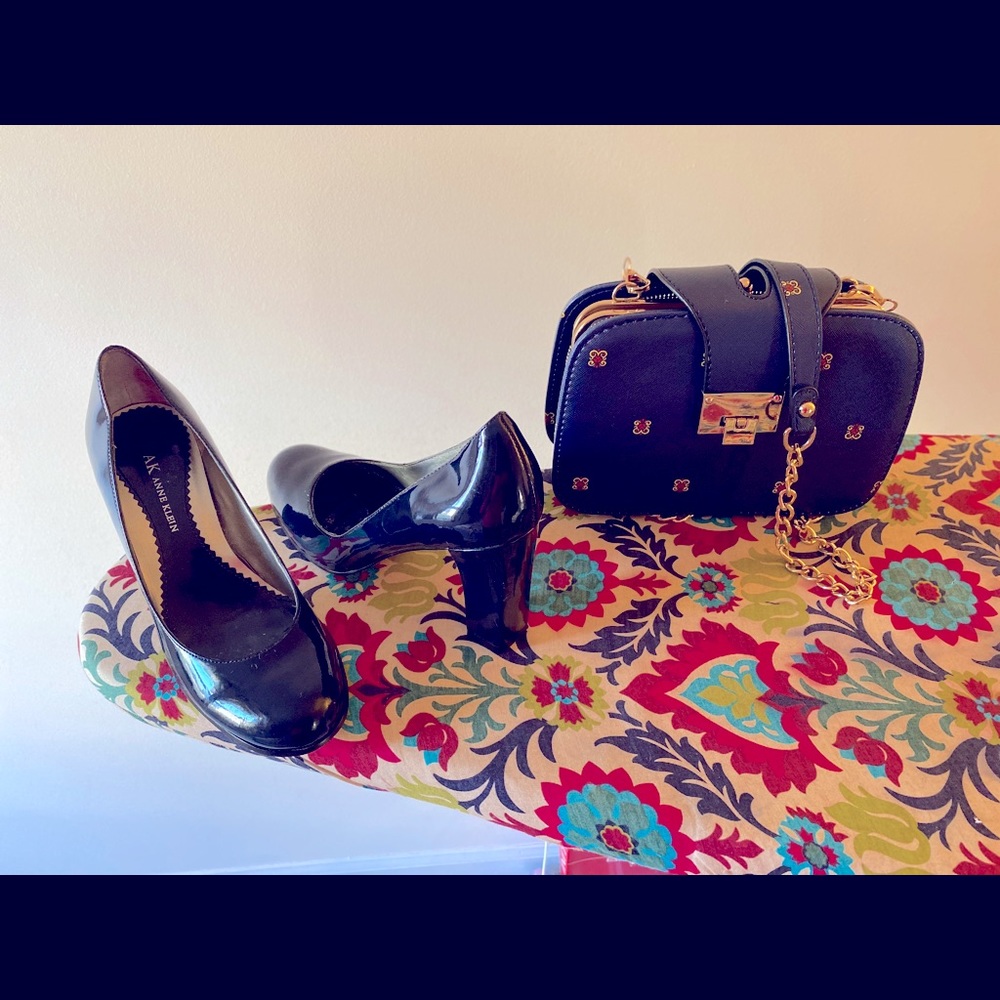 Anne Klein 2.5” heels